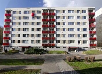 Regenerace panelového domu, Prvomájová 1352, Praha - Radotín