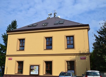 Zateplení budovy Úřadu městské části Praha 16 a rekonstrukce střešního pláště