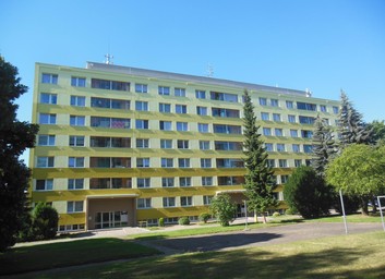 Regenerace panelového domu Macharova 2095-2097, Dvůr Králové nad Lab.