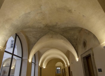 Stavební úpravy a přístavba bývalého kláštera Paulánů
